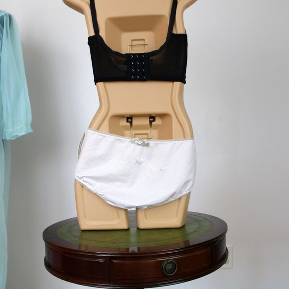 NWT La Senza Just Married Frilly White Panties Lingerie Hipster Panty Large P31 - Picture 3 of 9